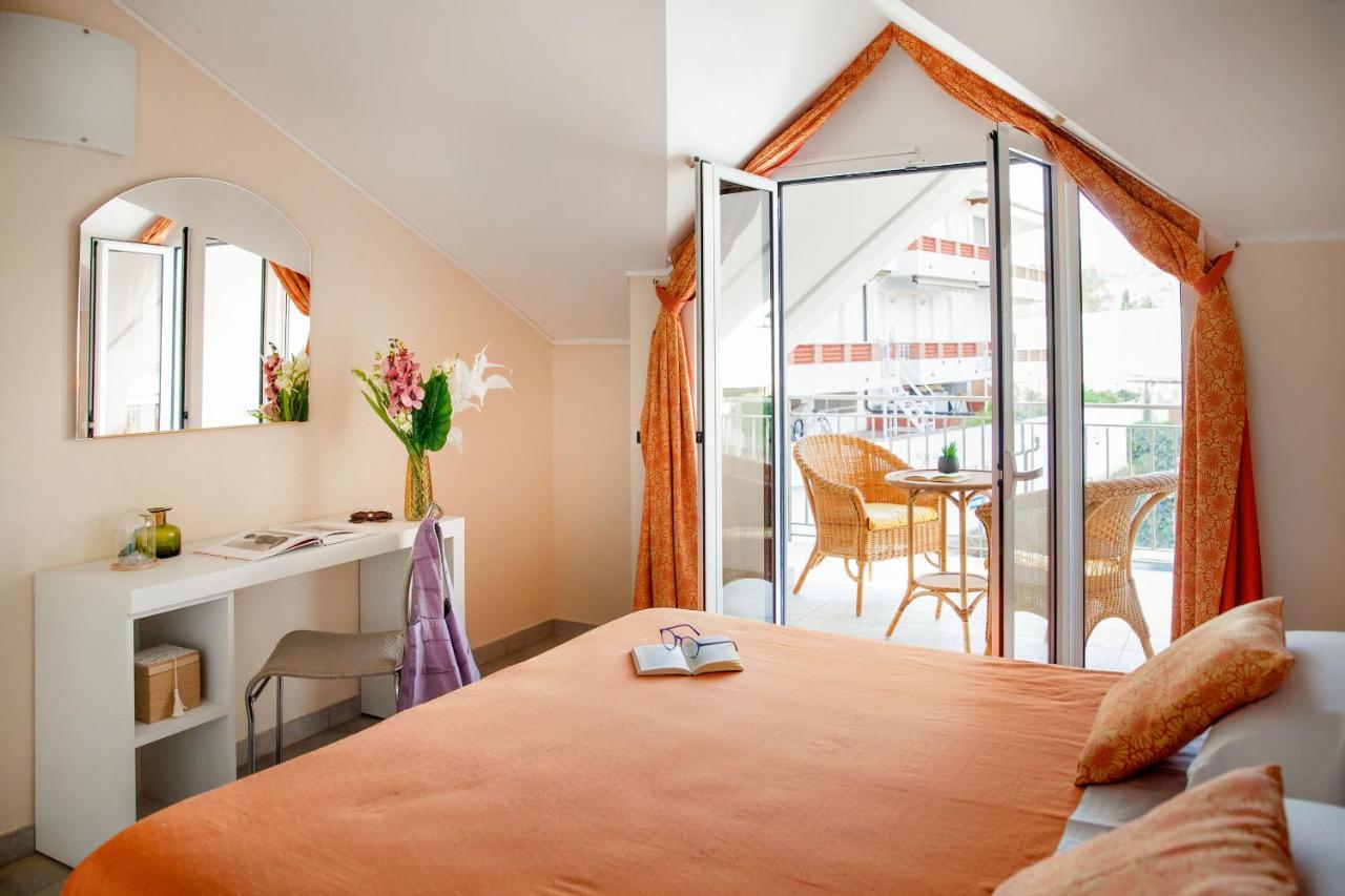 Diano Sporting Apartments Diano Marina Esterno foto