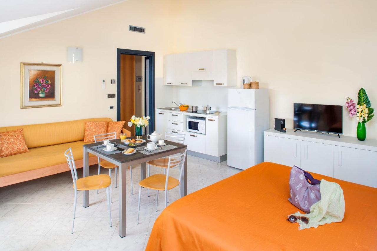 Diano Sporting Apartments Diano Marina Esterno foto