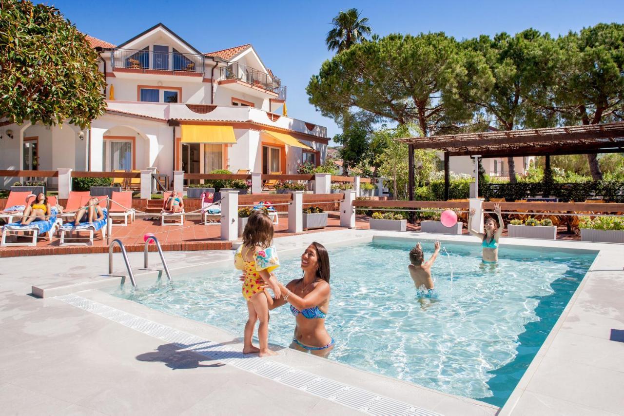 Diano Sporting Apartments Diano Marina Esterno foto