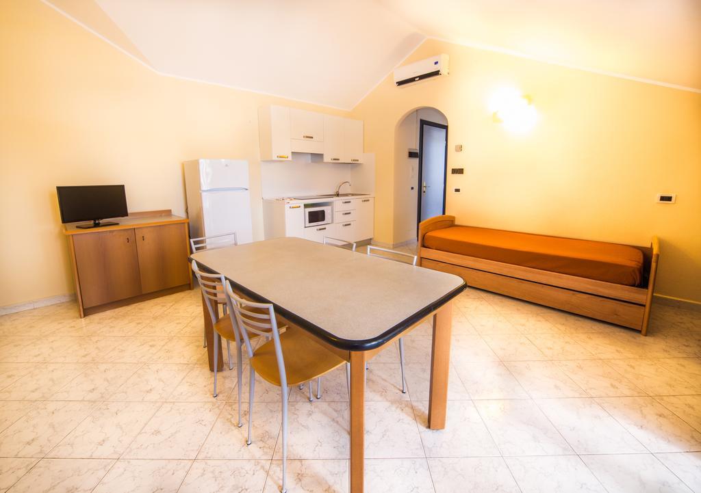 Diano Sporting Apartments Diano Marina Esterno foto