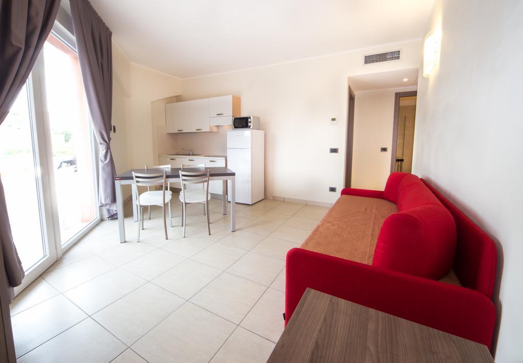 Diano Sporting Apartments Diano Marina Esterno foto