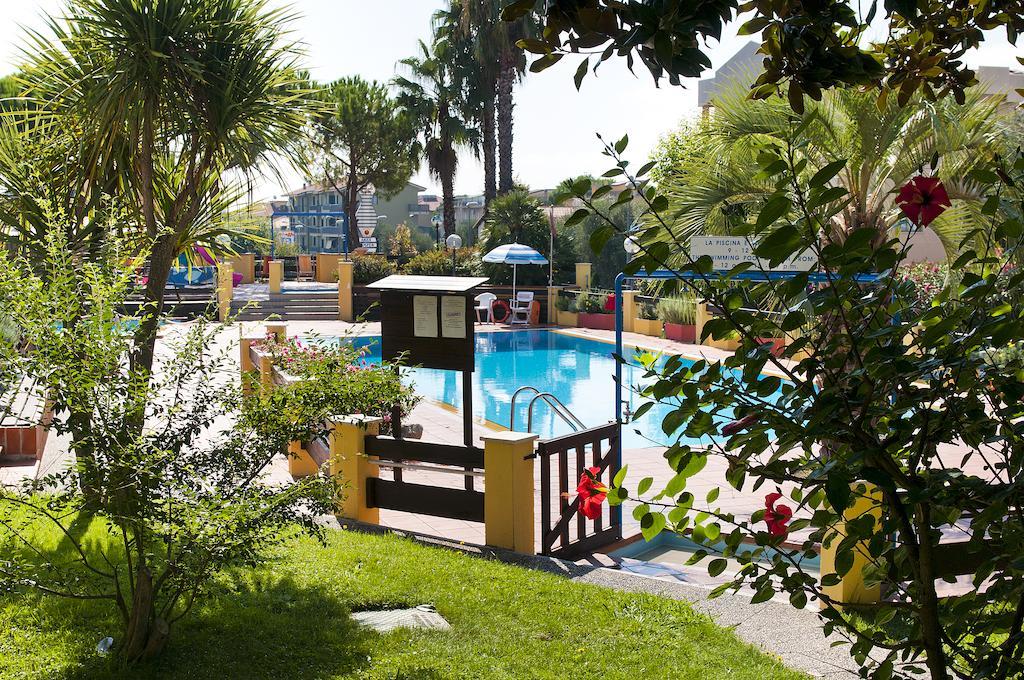 Diano Sporting Apartments Diano Marina Esterno foto