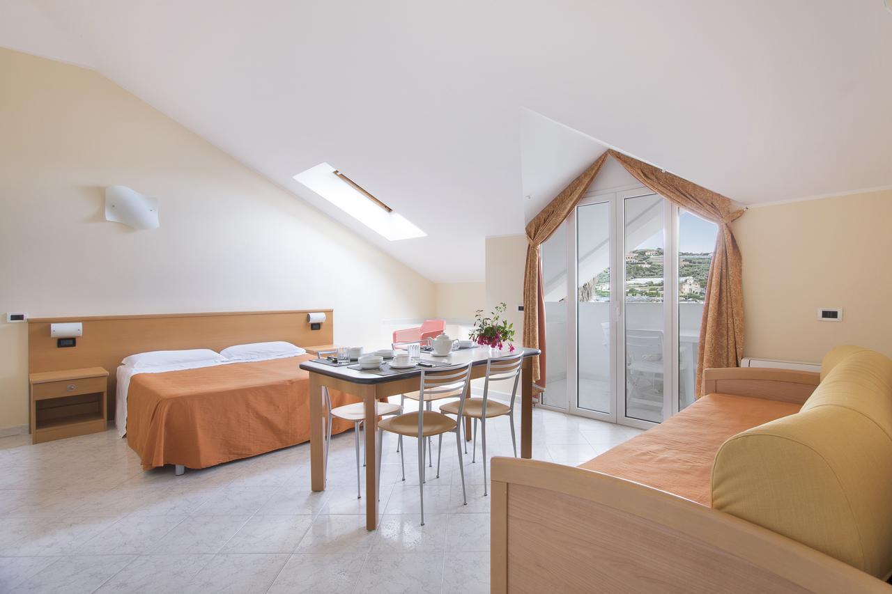 Diano Sporting Apartments Diano Marina Esterno foto