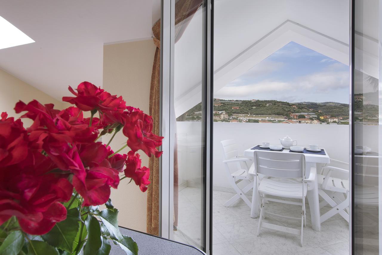 Diano Sporting Apartments Diano Marina Esterno foto