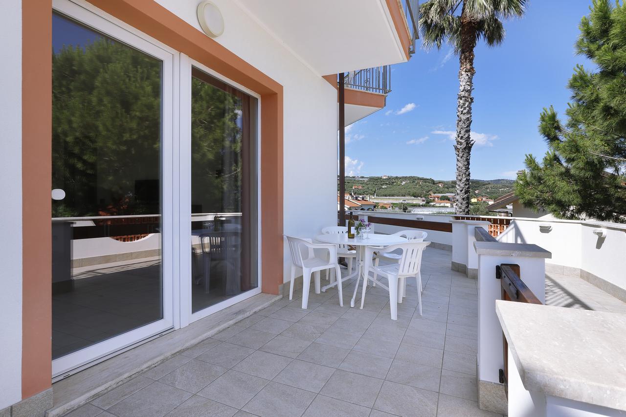 Diano Sporting Apartments Diano Marina Esterno foto
